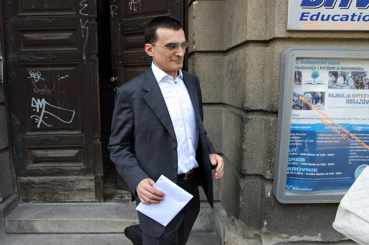 21.06.2013., Zagreb - Vladimir Zagorec izlazi iz Probacijskog ureda na Trgu kralja Tomislava 17