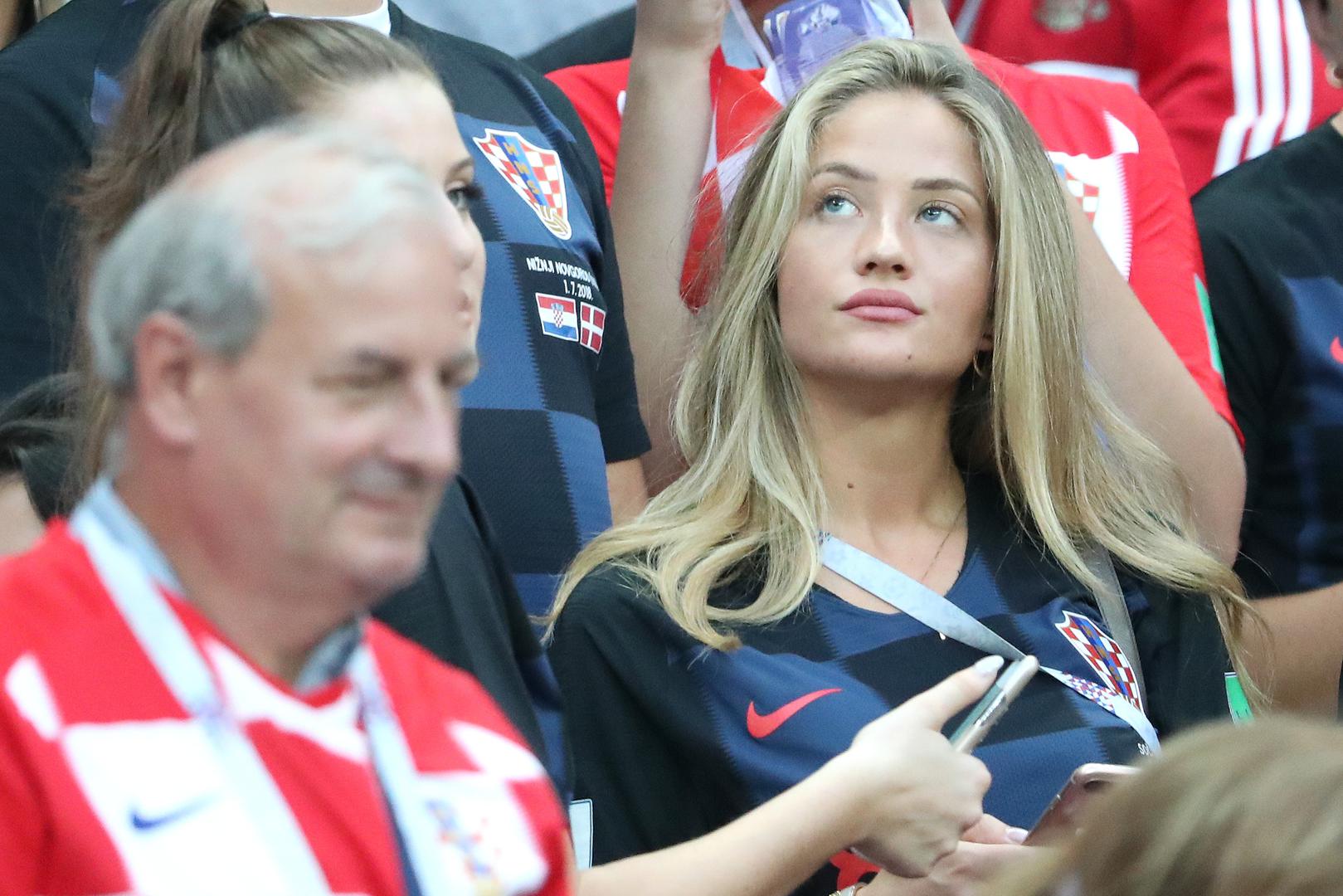 Polufinalnu utakmicu Hrvatske i Engleske u Moskvi na tribinama je pratila i Izabel Kovačić.