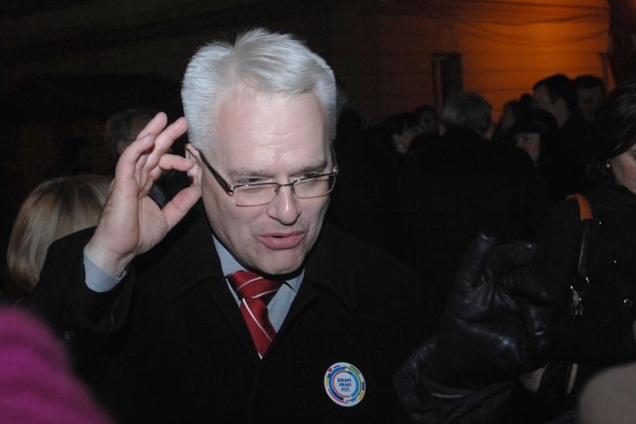 Ivo Josipović,Bjelovar