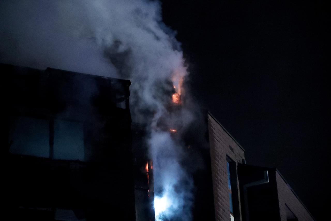 Zagreb: Izbio veliki požar u stambenoj zgradi u Ulici Jakova Gotovca