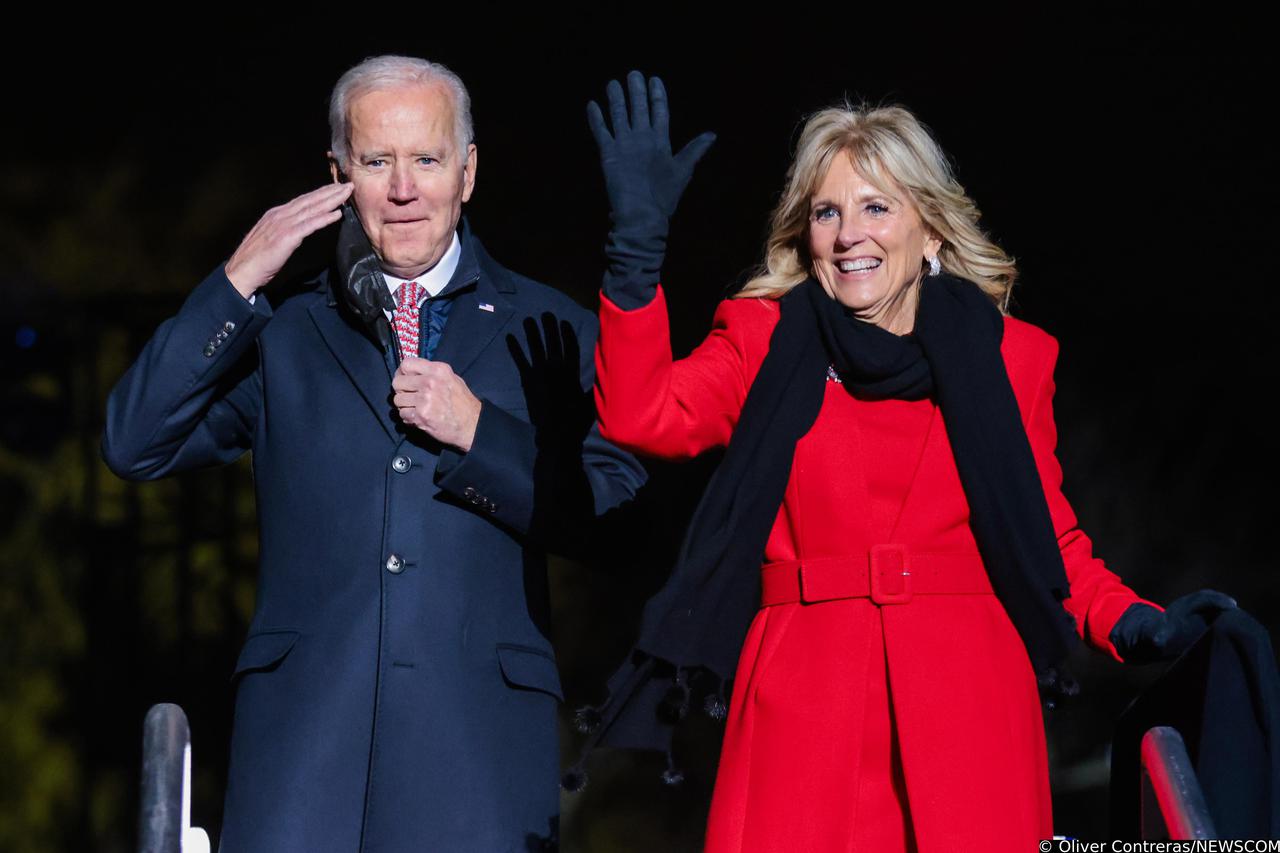DC: President Biden hosts National Christmas Tree Lighting