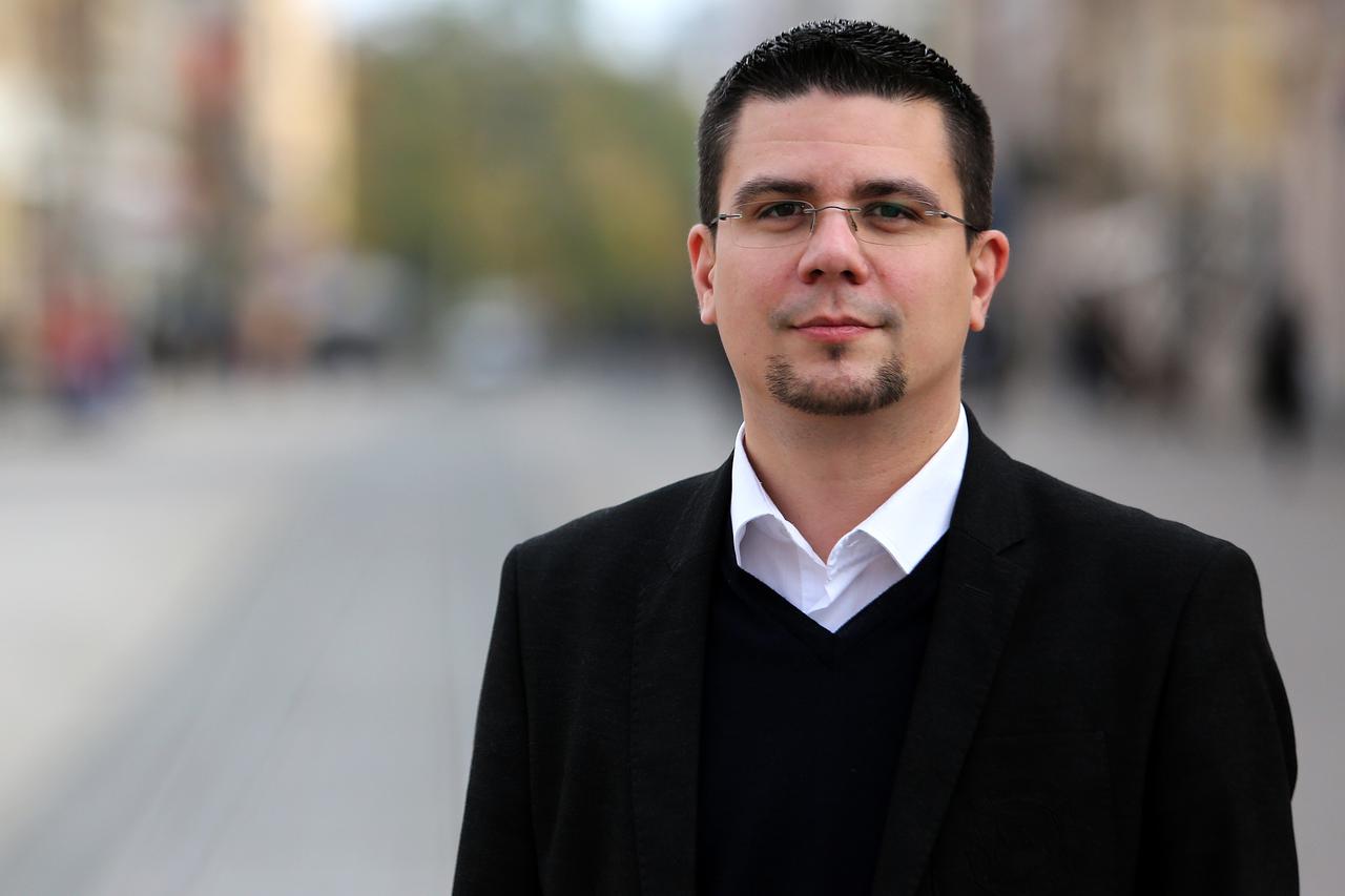 23.10.2015., Osijek - Domagoj Hajdukovic, SDP-ov nositelj liste u IV. izbornoj jedinici.  Photo: Marko Mrkonjic/PIXSELL