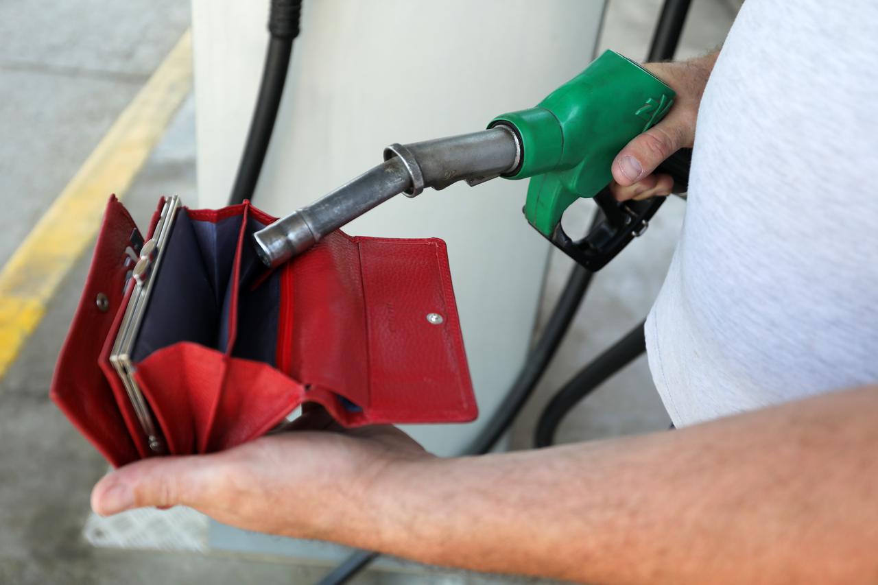 Zbog visokih cijena goriva novčanici su ispražnjeni