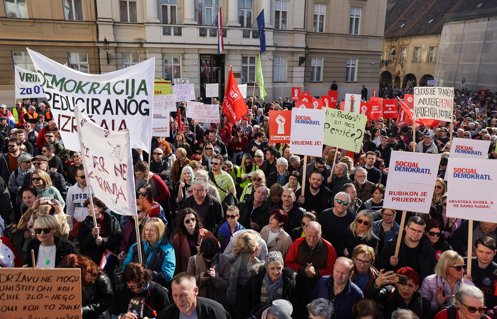 Prosvjed lijevo-liberalne oporbe u Zagrebu: "Dosta je! Idemo na izbore!" 
