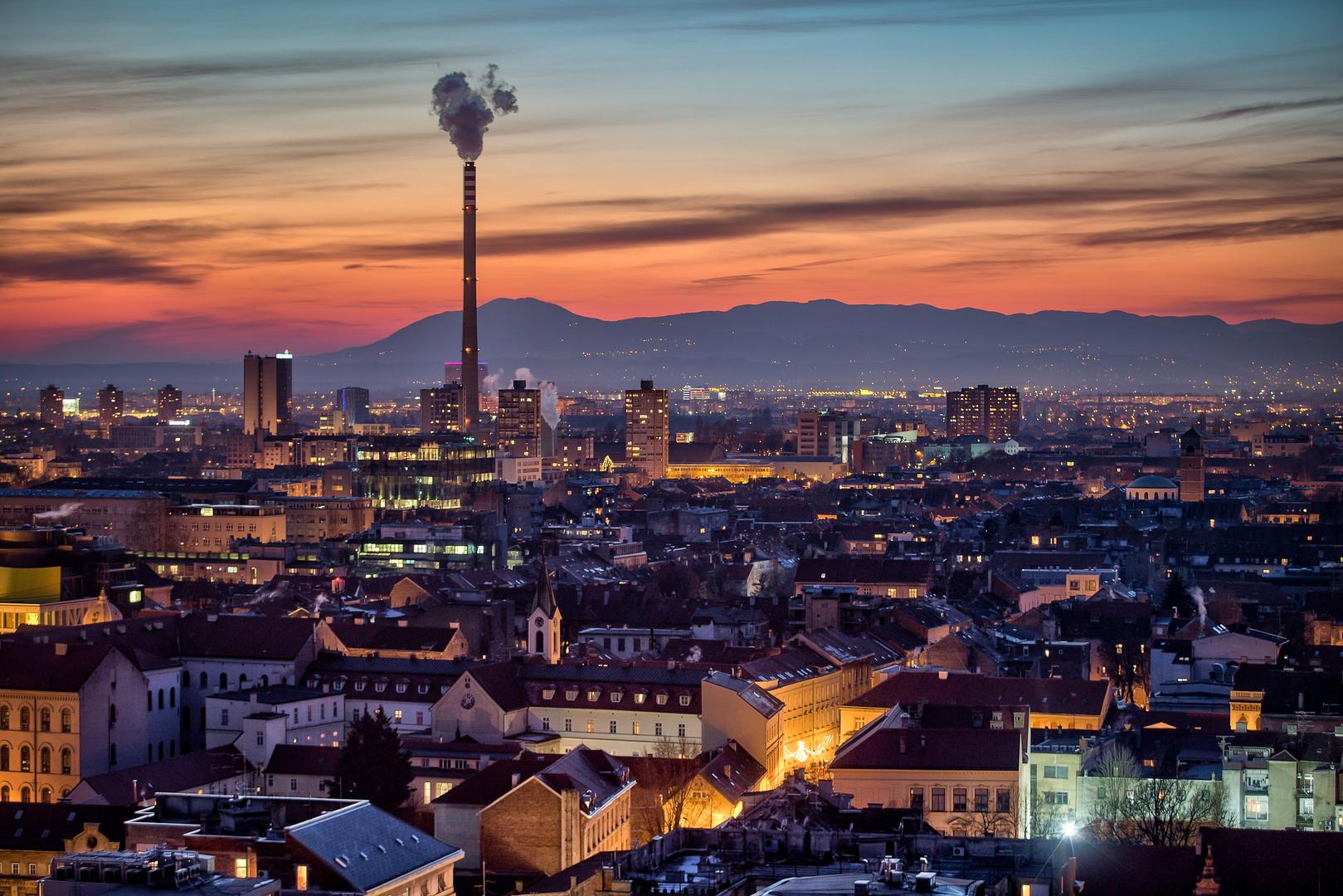 Pogled na grad s vidikovca Zagreb Eye na Trgu bana Jelačića