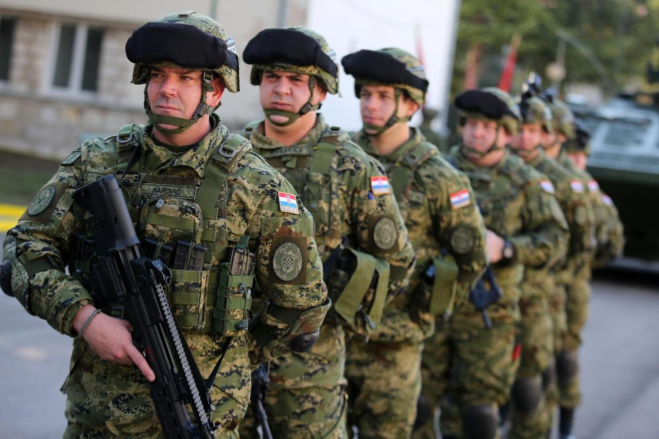 Hrvatski vojnici ispraćeni u NATO-ovu misiju u Litvu