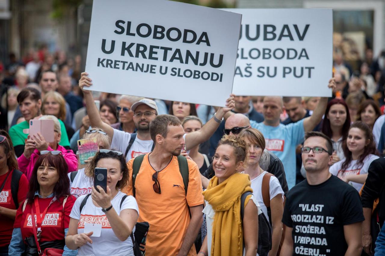 Rijeka: Povorka "Festival slobode" u znak neprihvaćanja mjera ograničavanja
