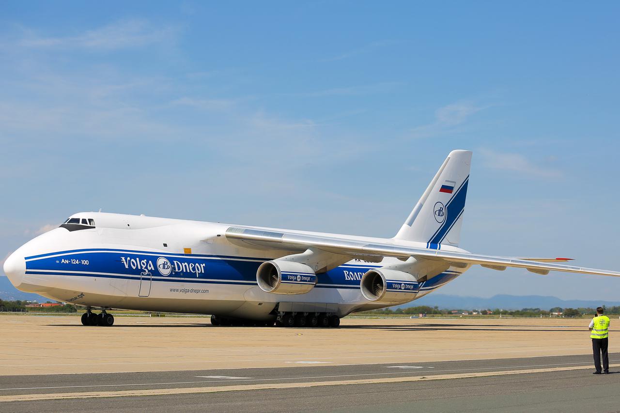 U Zagreb sletio jedan od najvećih aviona na svijetu Antonov