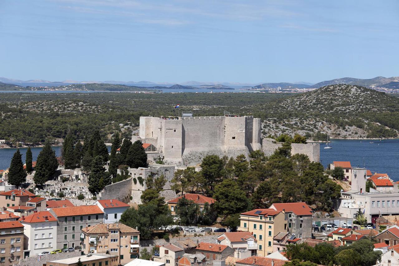 Pogled na grad sa šibenske tvrđave Barone 