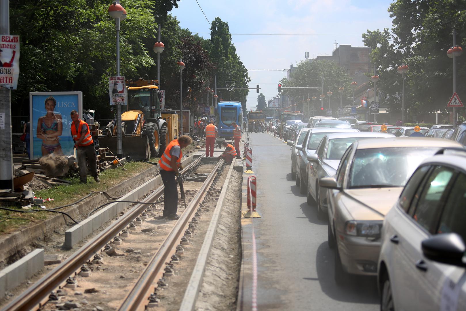 Pruga se popravlja na potezu od Slavonske avenije do Vukovarske ulice.