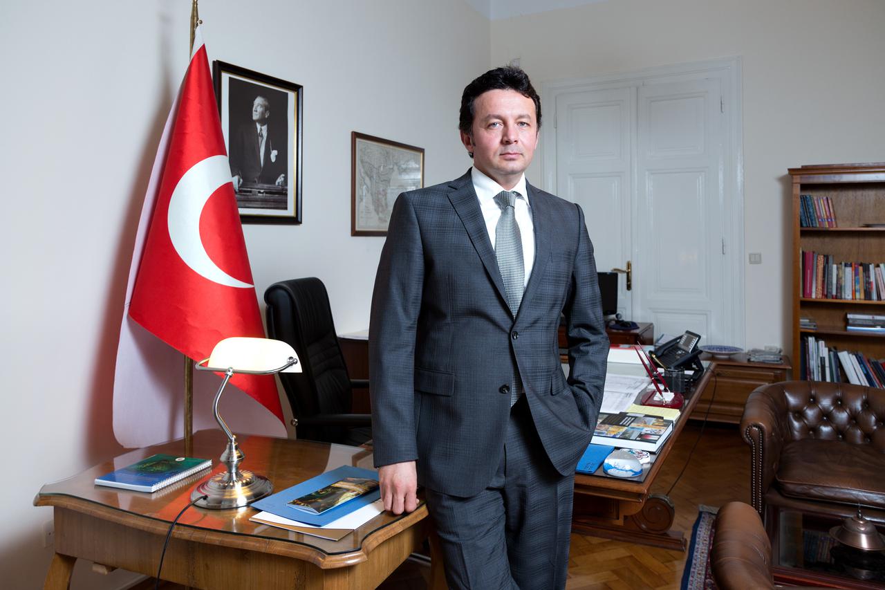 21.10.2014., Zagreb - Ahmet Tuta, novi veleposlanik Republike Turske, u prostorijama veleposlanstva u Masarykovoj 3.