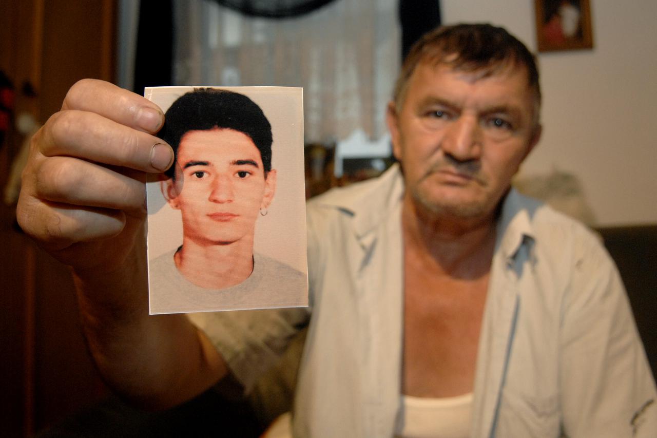 Osijek: Roditelji u potrazi za sinom koji je nestao prije deset godina