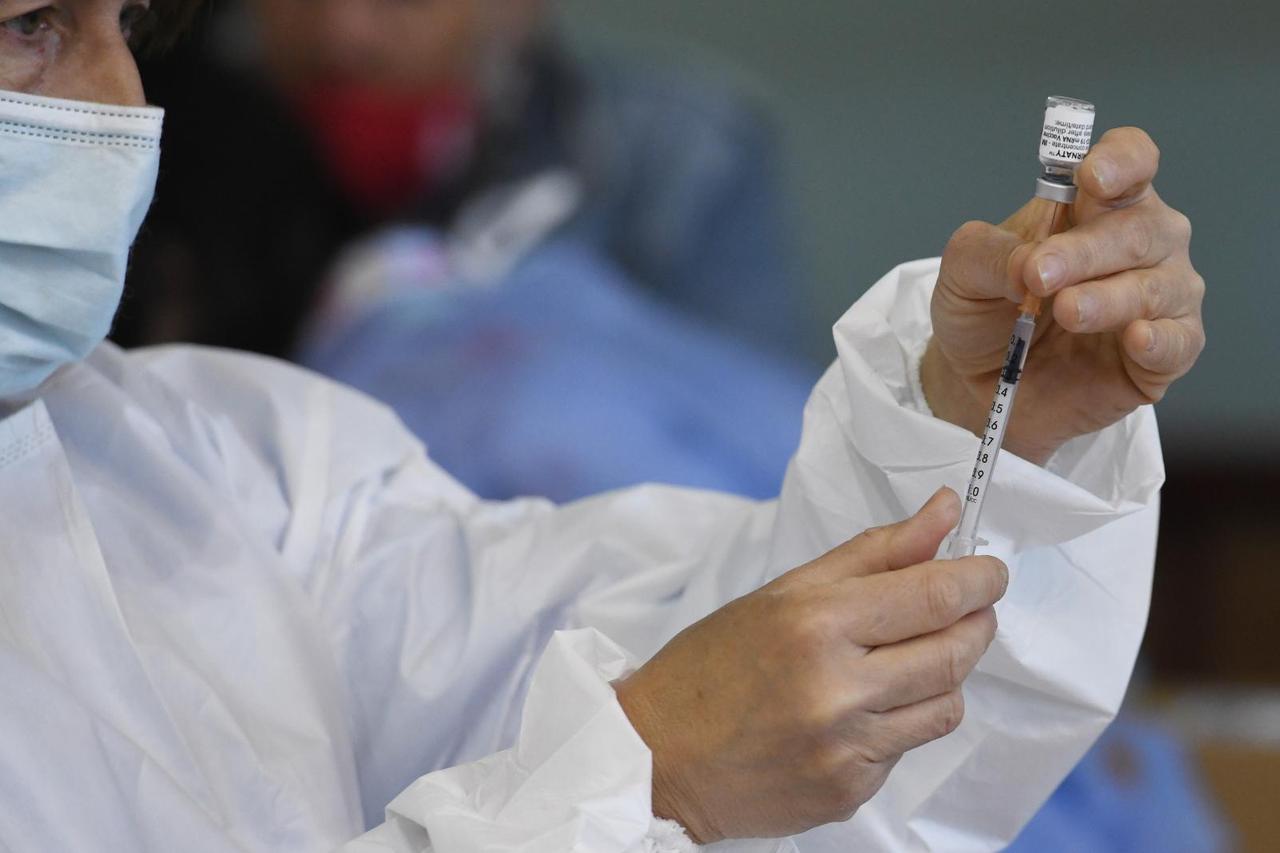 Šibenik: Na Baldekinu se provodi masaovno cijepljenje sa svim vrstama cjepiva