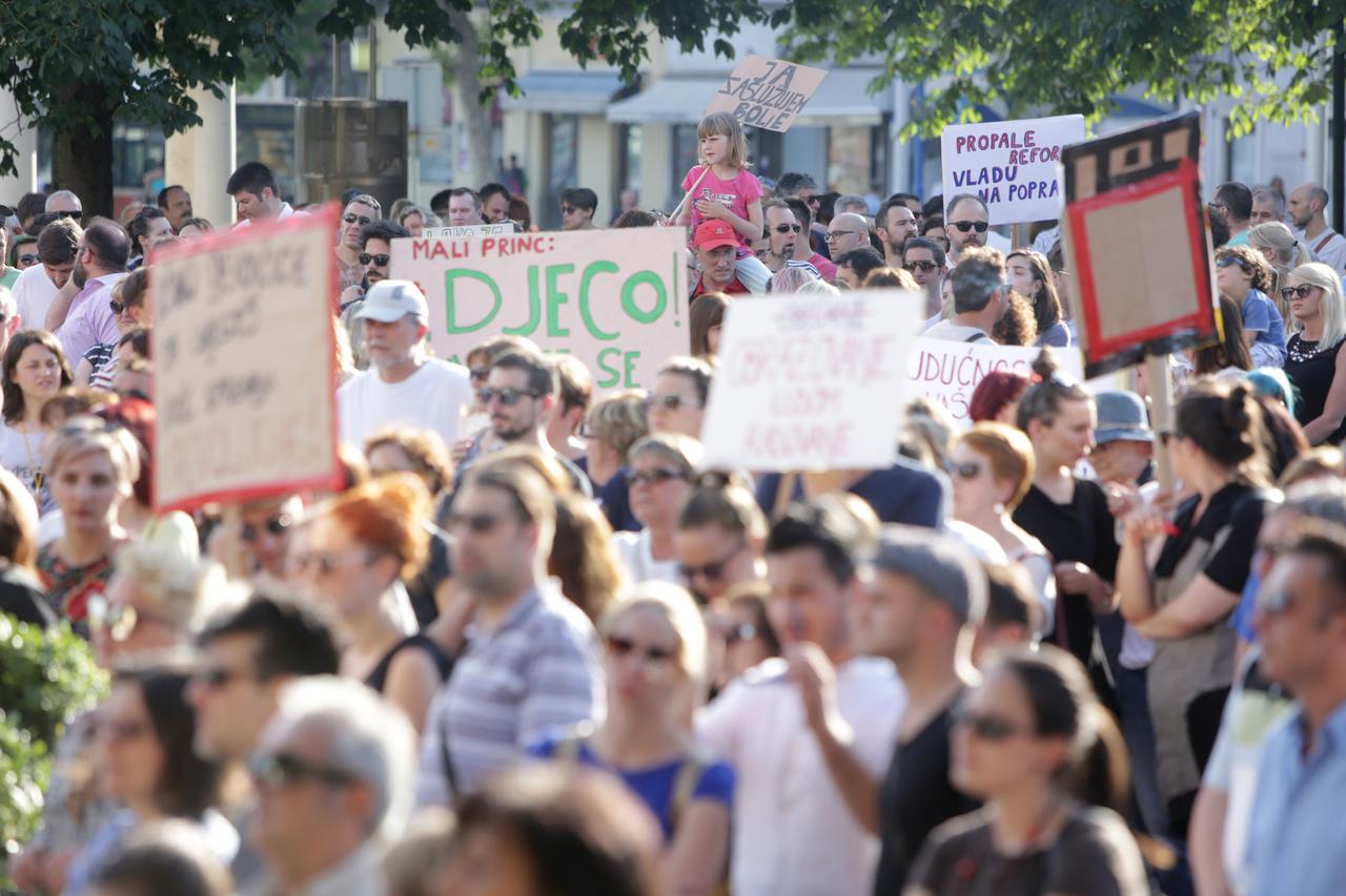 Rijeka: Održana repriza prošlogodišnjeg prosvjeda KuRikularna reforma