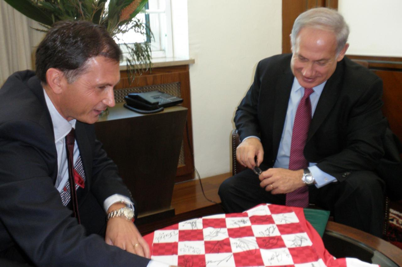 \'Prof.dr Dragan Primorac se  nakon utakmice Izraela i Hrvatske susreo s izraelskim premijerom Benjamin Netanyahuom. Razgovarali su o nizu tema između ostalog i o radu Hrvatsko-izraelskog poslovnog kl
