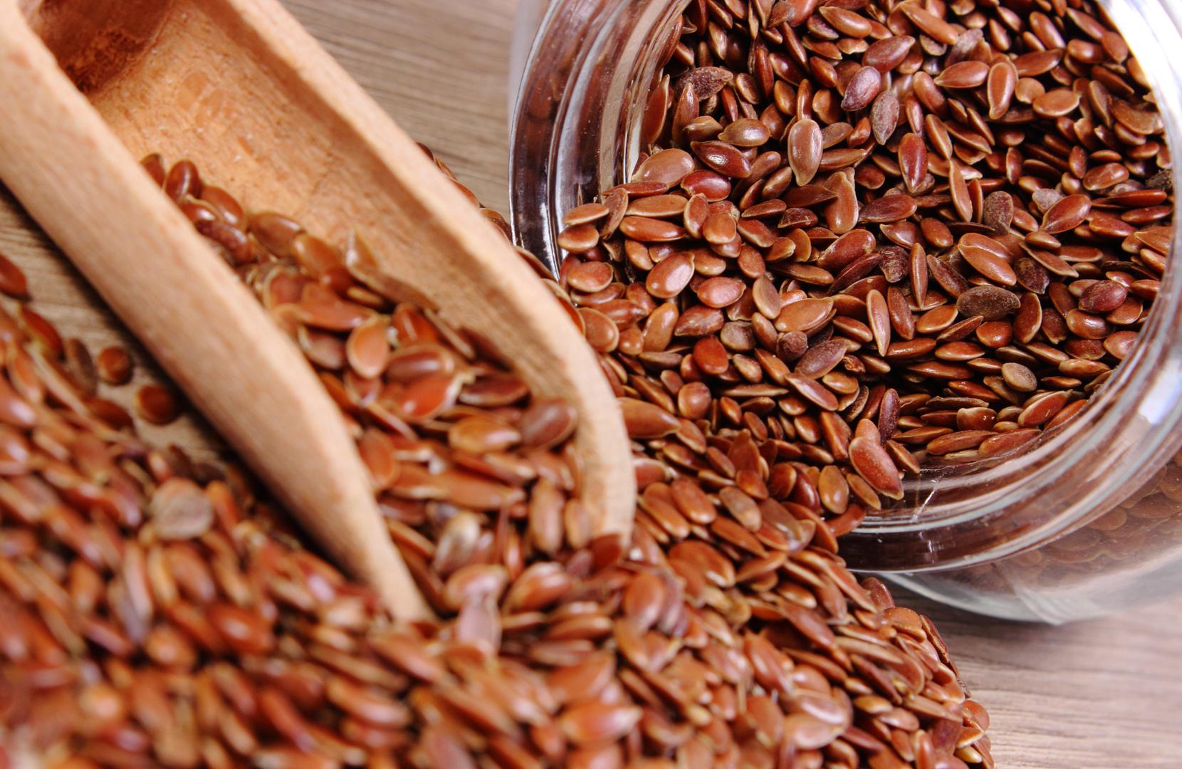4. Lanene sjemenke nabijene su omega-3 masnim kiselinama, bjelančevinama i - vlaknima.