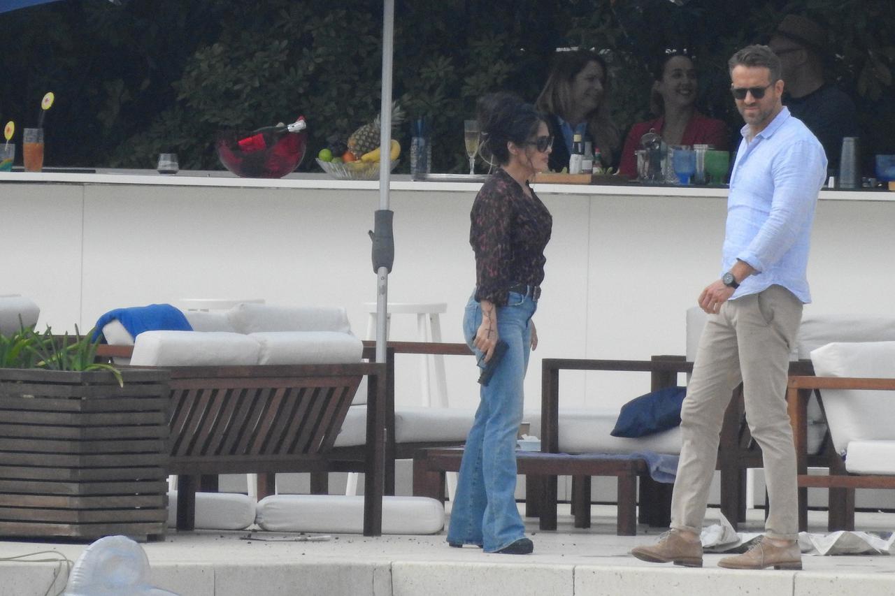 Salma Hayek i Ryan Reynolds na snimanju filma "The Hitman's Wife's Bodyguard"