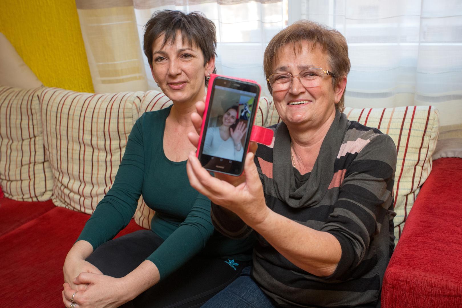Poziv iz Irske: Andrea Sarah Trajković majci Renati Štampfer Smažil i baki Ruži Košicki javila se iz Dublina kamo se prije četiri godine odselila iz Osijeka
