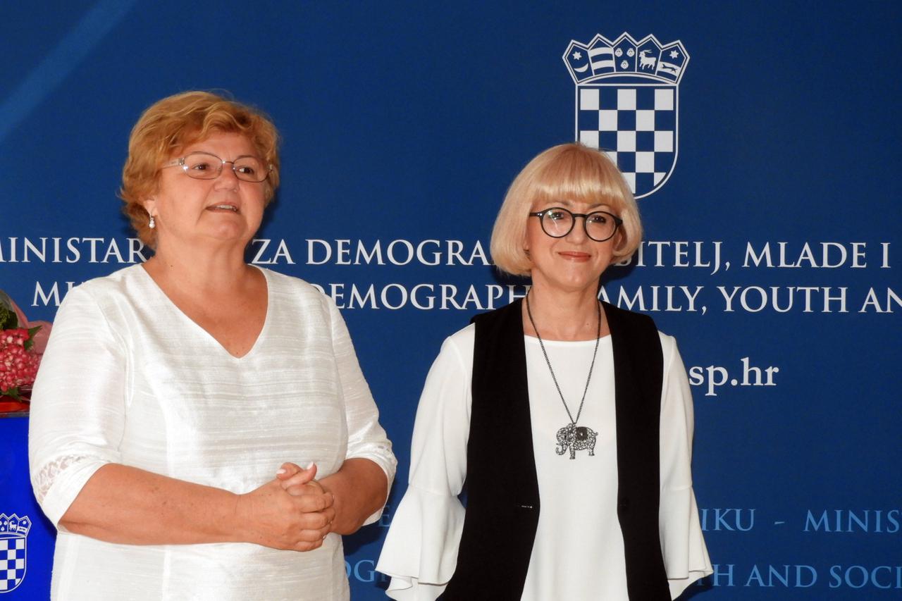 Dr. Vesna Bedeković, novoimenovana ministrica za demografiju, obitelj, mlade i socijalnu politiku  preuzela je danas dužnost od  Nade Murganić.