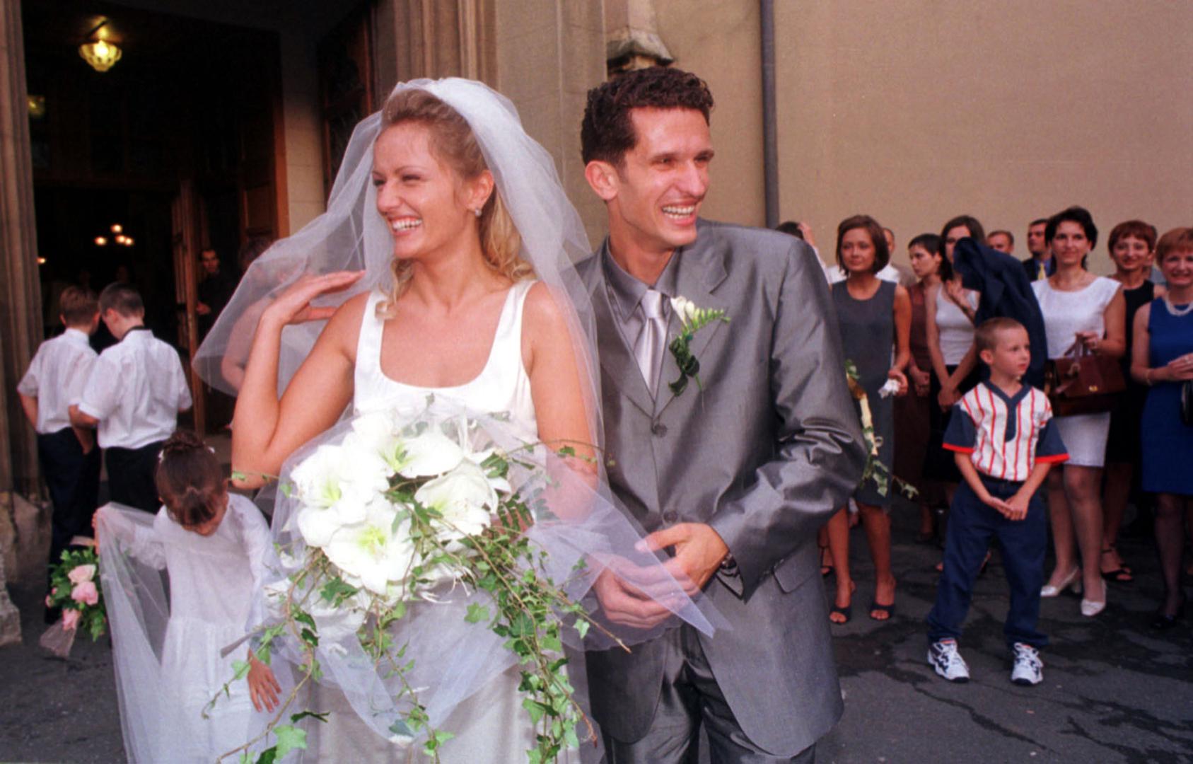 Dizajnerica Marija Cvitanović i nogometaš Igor Cvitanović vjenčali su se 1998. godine, a rastali su se 2009. godine kada počinje i njihova borba za imovinu.
