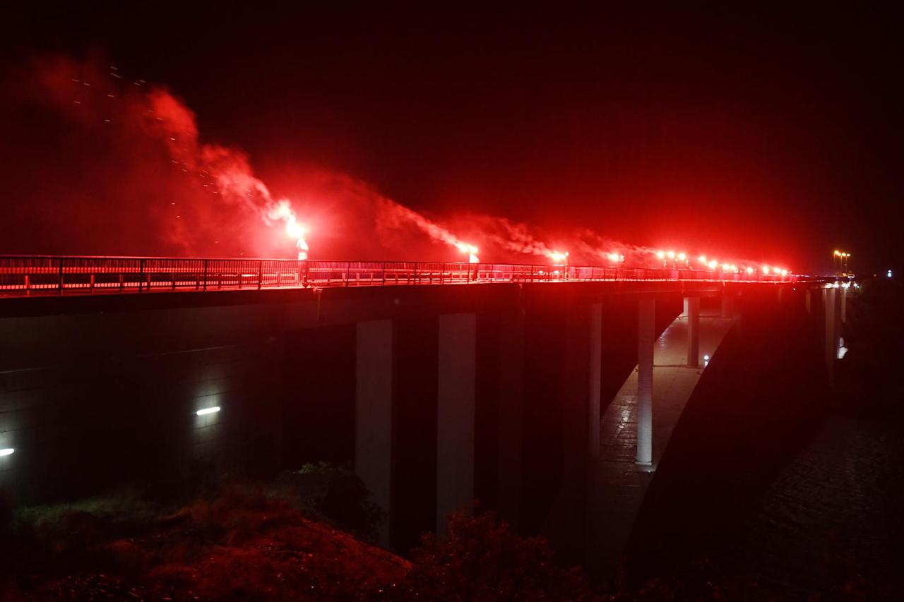Bakljada na šibenskom mostu povodom 32. obljetnice Rujanskog rata