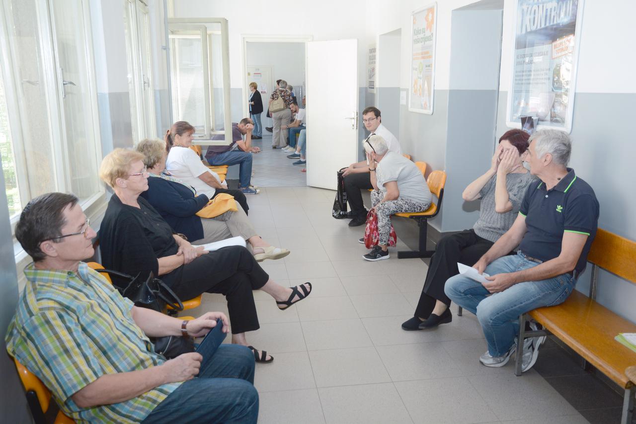 Sisak: Uobičajene gužve u čekaonicama pred ordinacijama liječnika opće medicine
