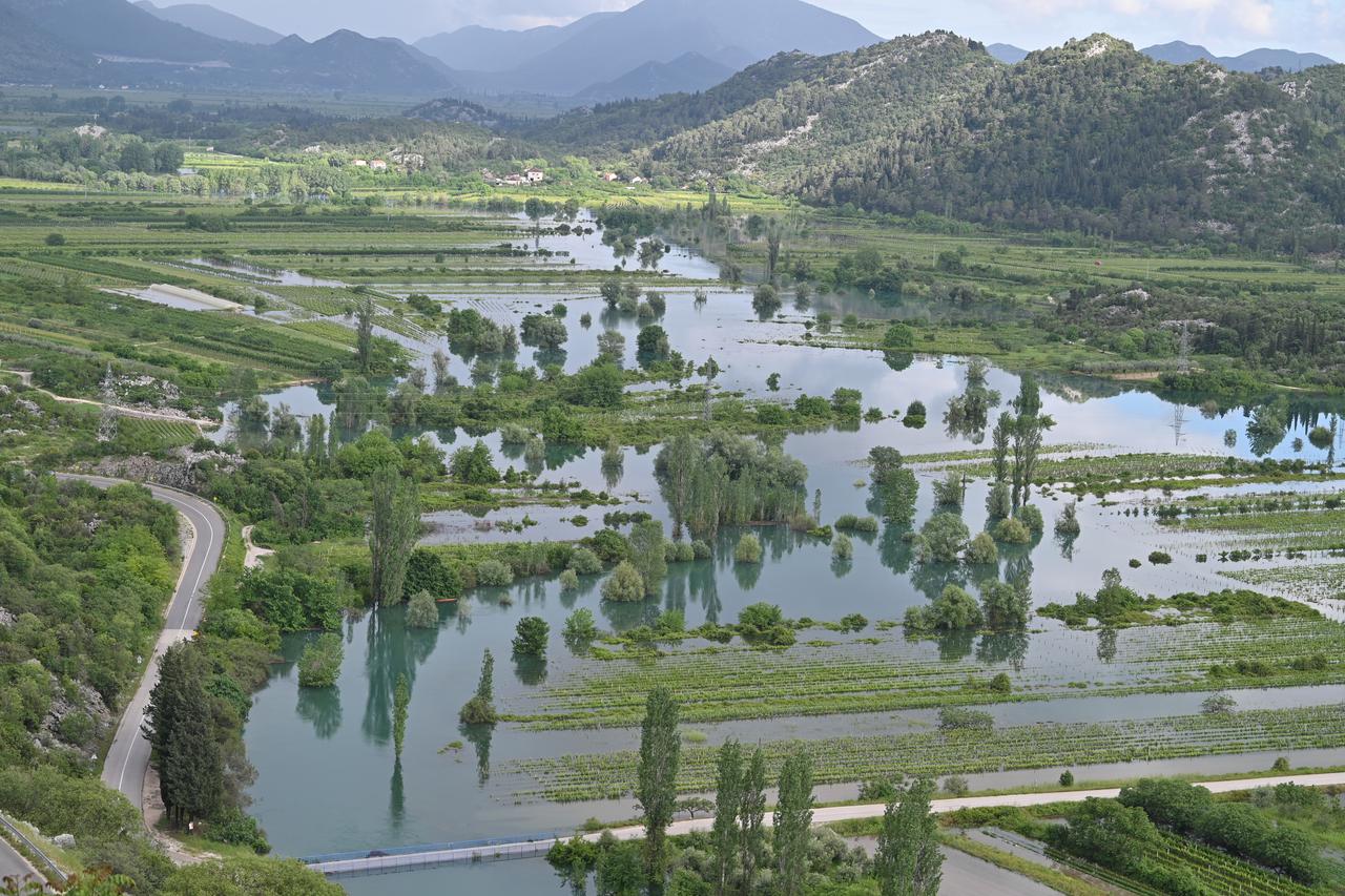 Vrgoračka polja potpuno poplavljena zbog obilne kiše