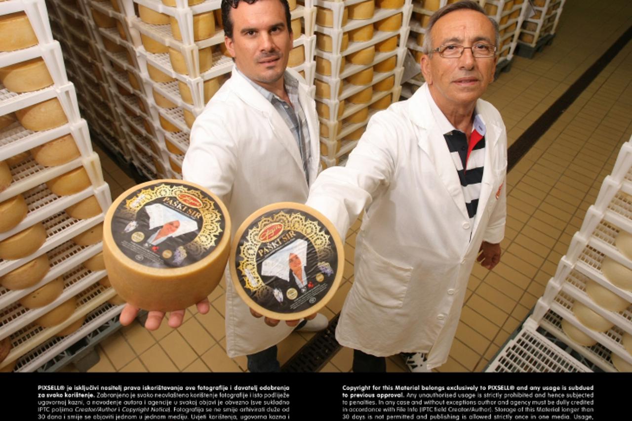 '14.08.2013., Kolan - Ivan Gligora i njegov sin Sime vlasnici su sirane Gligora, njihov Paski sir nosilac je brojnih svjetskih odlicja a nedavno je osvojio titulu najboljeg sira na svijetu.  Photo: Di