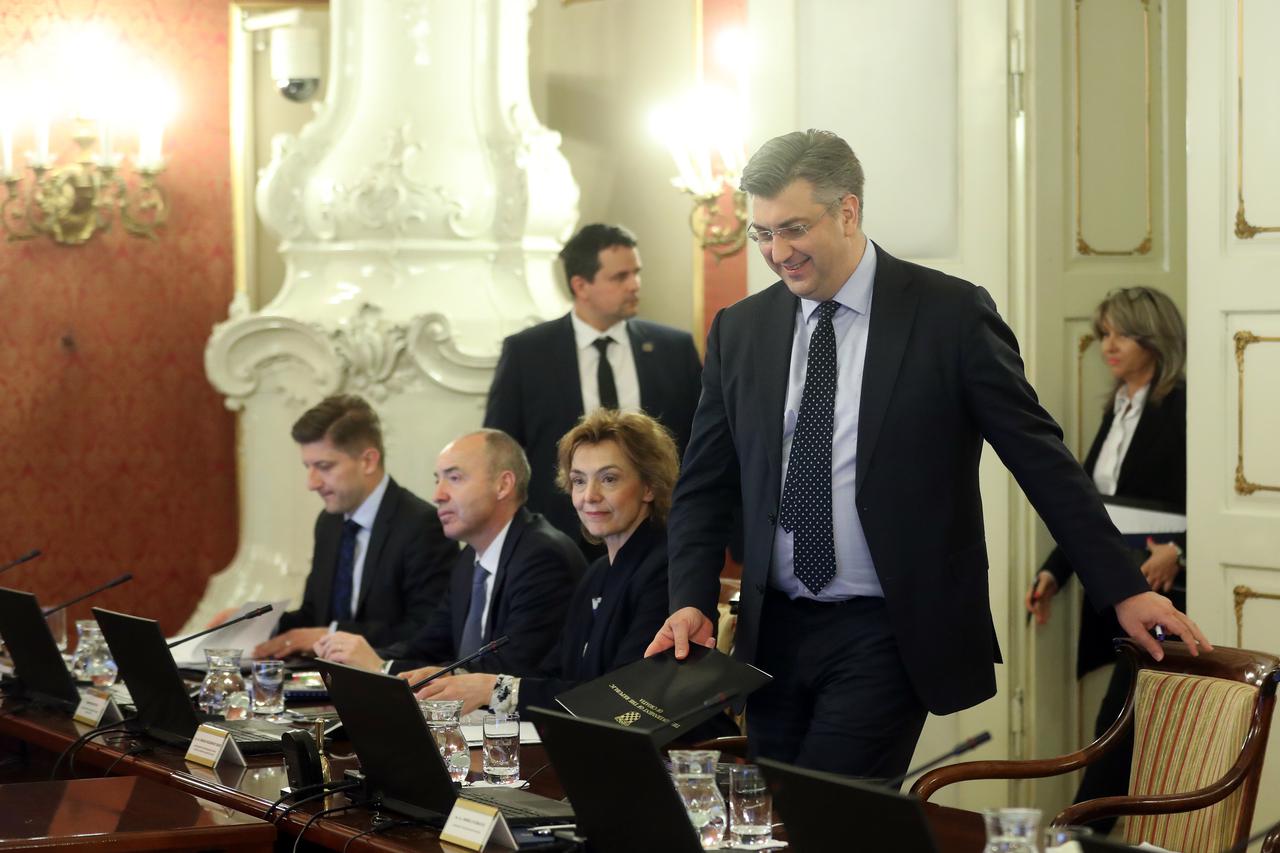 Premijer može biti zadovoljan ekonomskim timom – Z. Marićem i M. Dalić – ali s dijelom ostalih ministara ne bi trebao biti