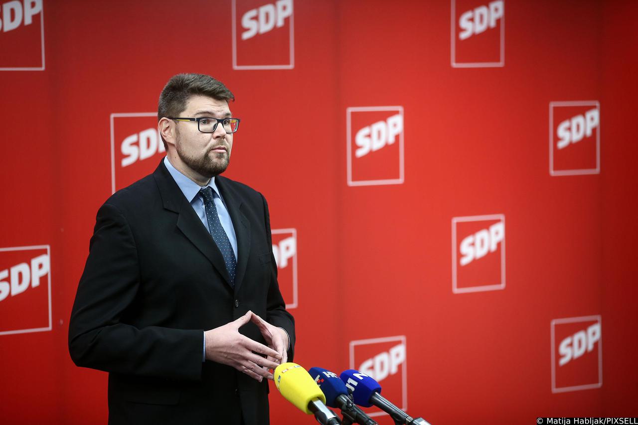 Zagreb: Predsjednik SDP-a, Peđa Grbin, obratio se medijima