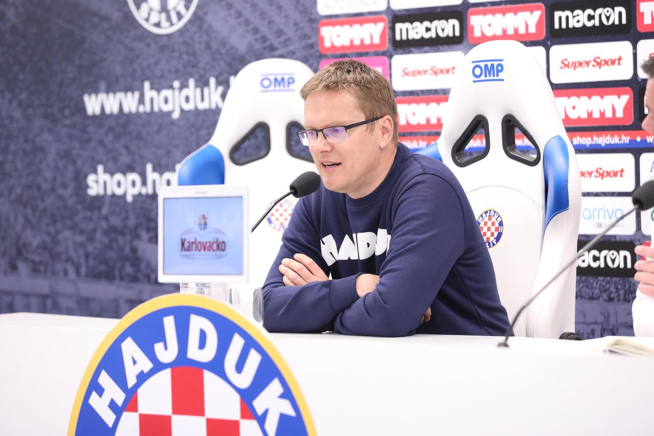 Split: Trener Hajduka Valdas Dambrauskas održao konferenciju za medije 