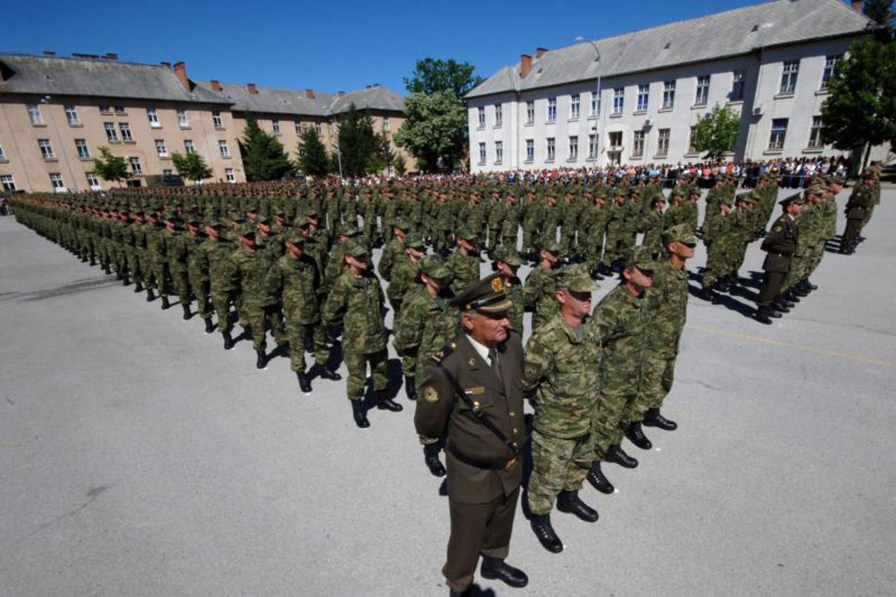 hrvatska vojska,požeška vojarna,vojnici (1)