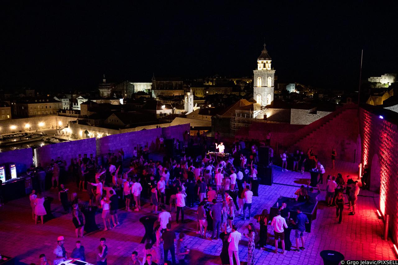 Dubrovnik: S novim epidemiološkim mjerama i klubovi su otvorili svoja vrata
