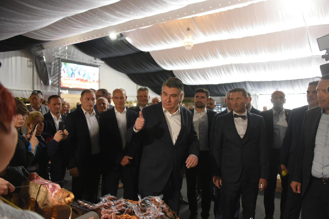 Predsjednik Milanović na Međunarodnom sajmu pršuta u Tinjanu
