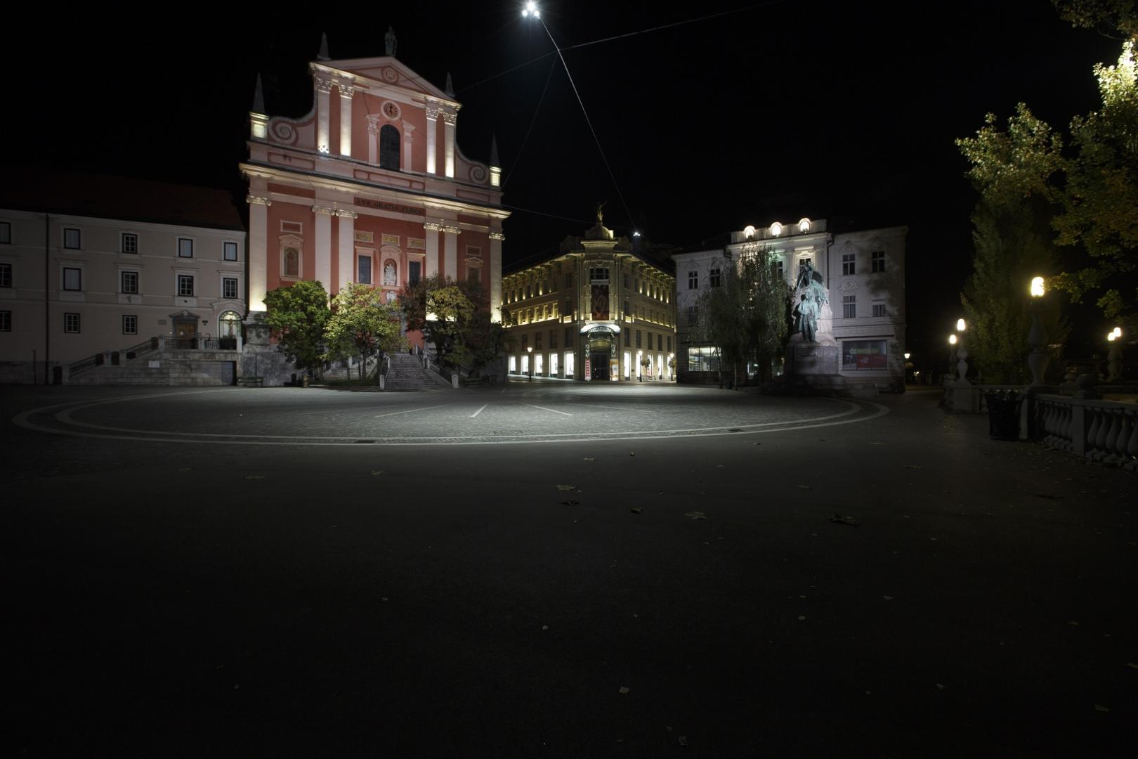 SLOVENIA-LJUBLJANA-COVID-19-CURFEW (201021) -- LJUBLJANA, Oct. 21, 2020 (Xinhua) -- Photo shows an empty street in Ljubljana, Slovenija, Oct. 21, 2020. Slovenia registered its record daily number of COVID-19 cases -- 1,504, bringing the total number of coronavirus cases to 15,983 in the country, according to official figures released on Wednesday.
   The new surge came as a series of new restrictions have come into effect, including a curfew between 9 p.m. and 6 a.m. as of Tuesday, the ban on movement among statistical regions, the ban on gatherings of more than six people. (Photo by Zeljko Stevanic/Xinhua) Zeljko Stevanic  Photo: XINHUA/PIXSELL