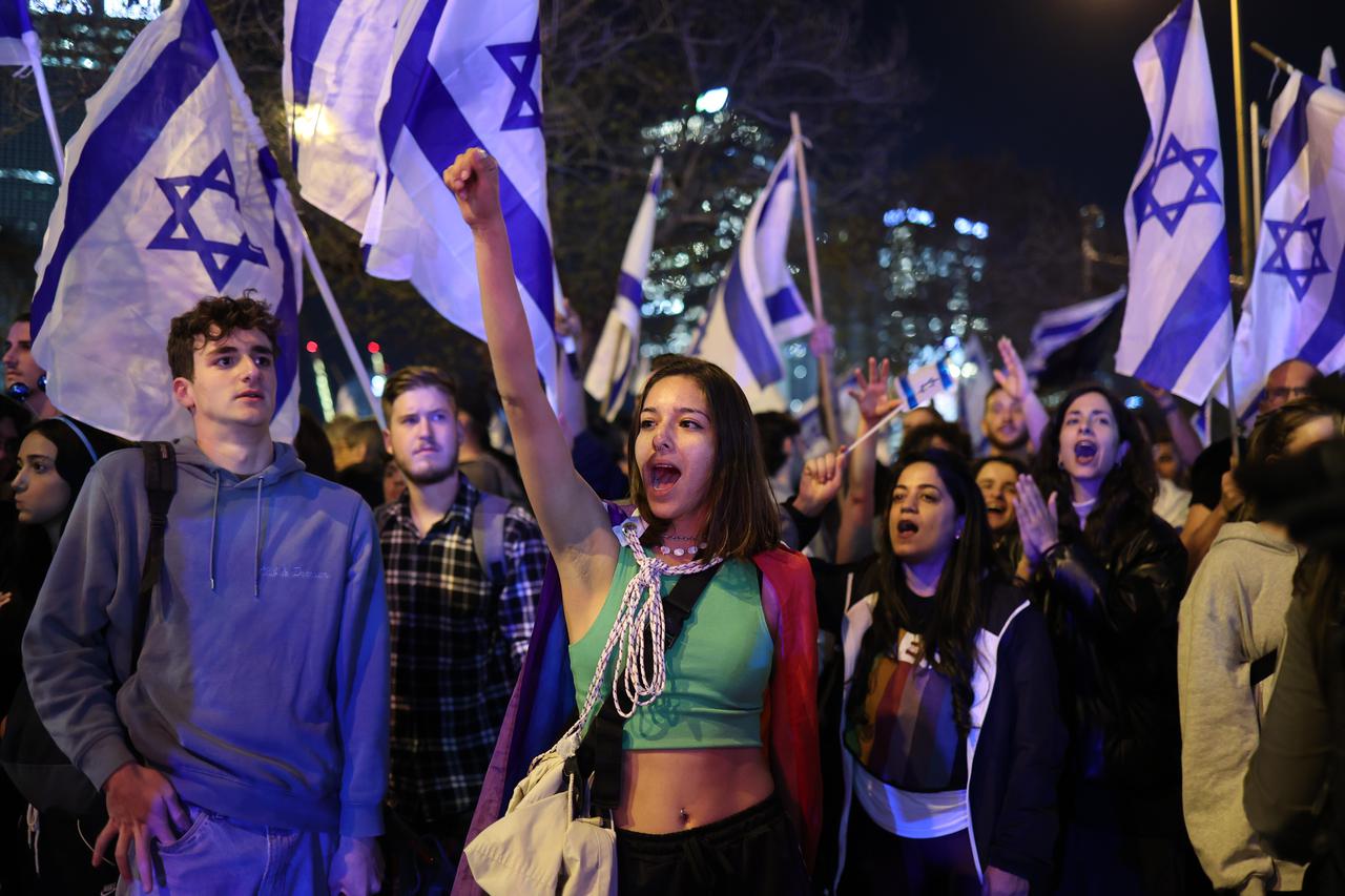 Veliki prosvjedi u Izraelu nakon smjene ministra obrane