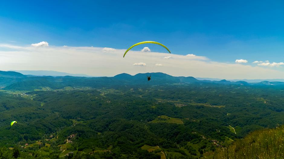 Paragliding Ravna Gora