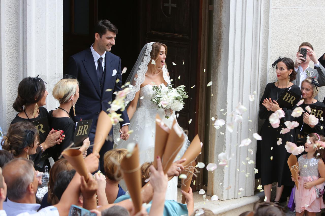 Bale: Franka i Vedran izašli iz crkve nakon vjenčanja i sudbonosnog "Da"