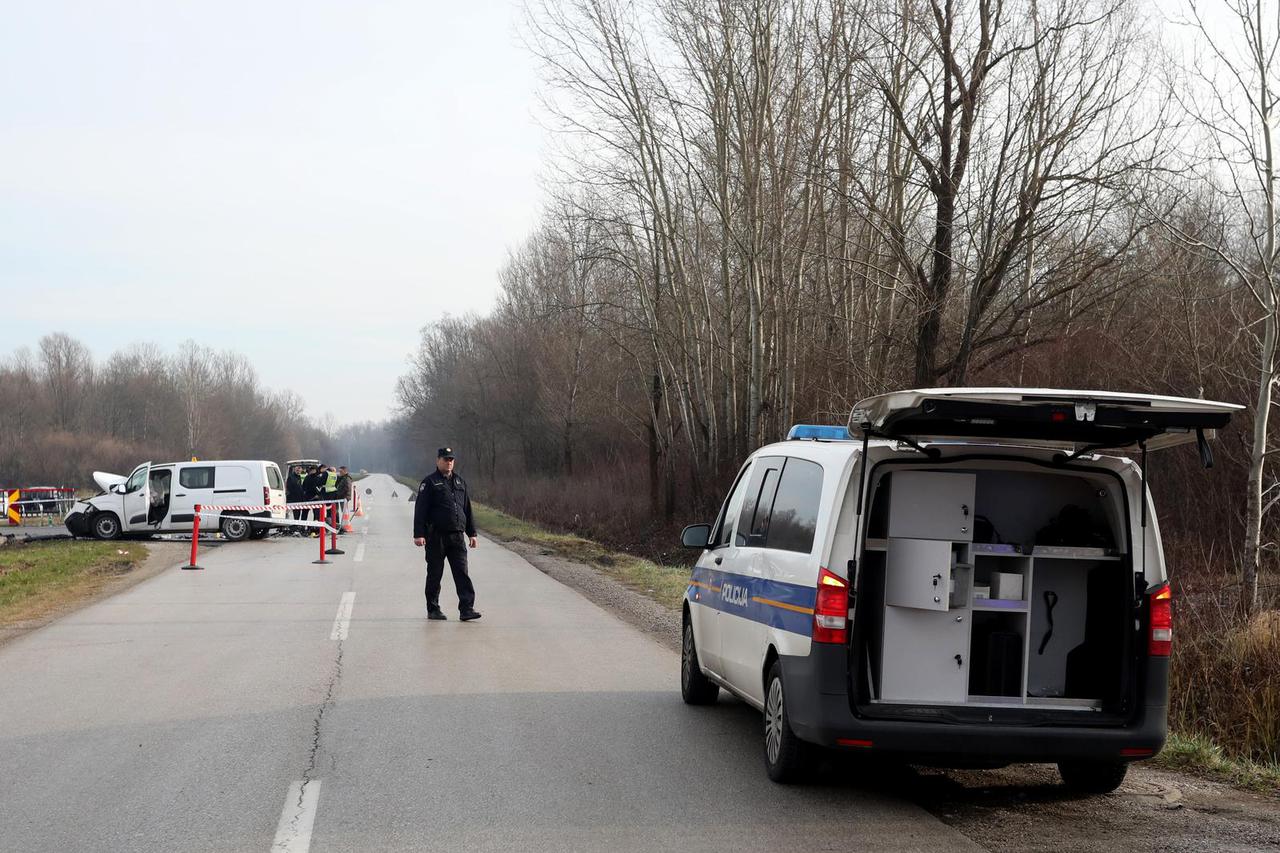U sudaru motocikla i kombija kod Rugvice dvije su osobe poginule