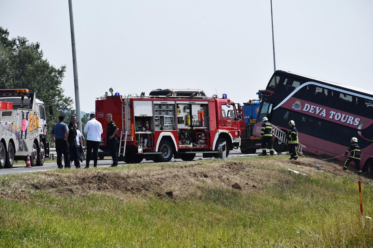 Ministar Beroš s Damirom Trutom i veloposlanikom Kosova obišao mjesto teške prometne nesreće