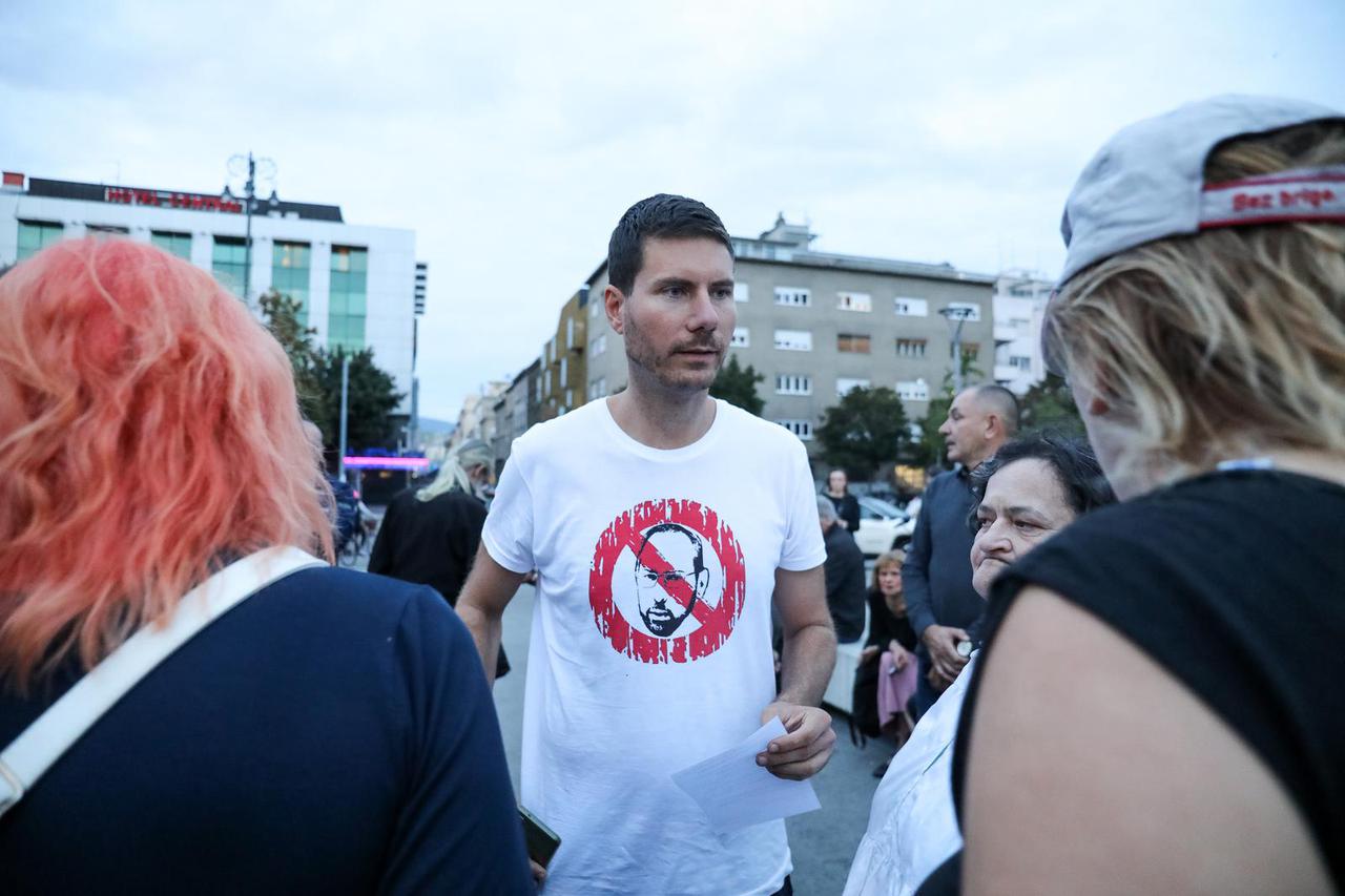 Zagreb: Pernar došao na prosvjed beskućnika, organizatori ga zamolili da ne skreće pažnju na sebe