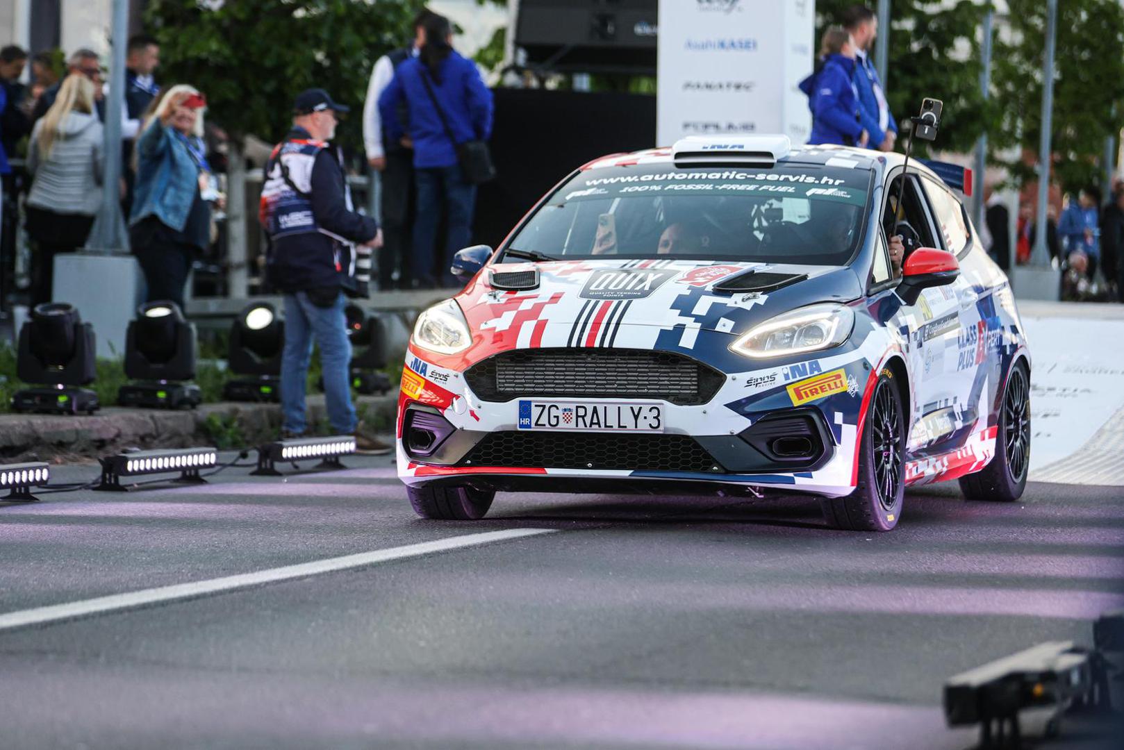 Ceremonijalnim startom i predstavljanjem posada u 18:30 kod Zagrebačkih fontana, službeno je počelo svjetsko automobilističko prvenstvo WRC Croatia Rally 2024.