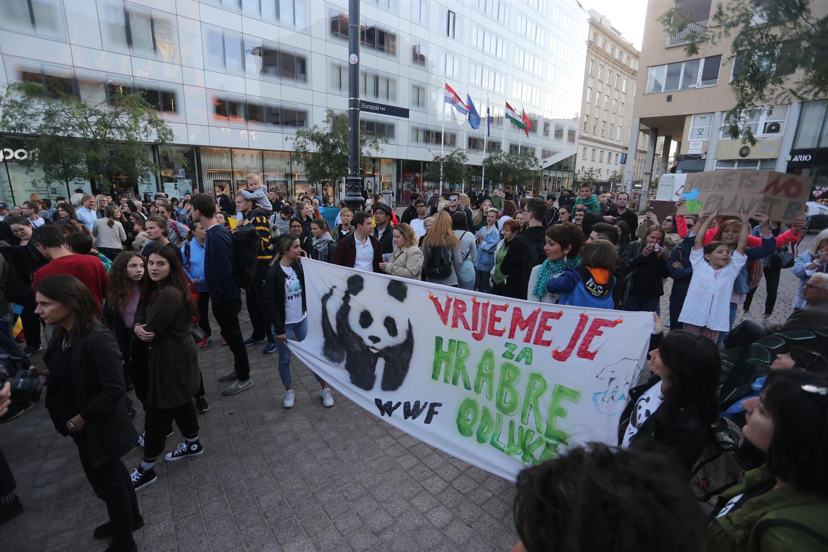 Globalni prosvjedi zbog klimatskih promjena inspirirani mladom Šveđankom Gretom Thunberg održani su i u Hrvatskoj.