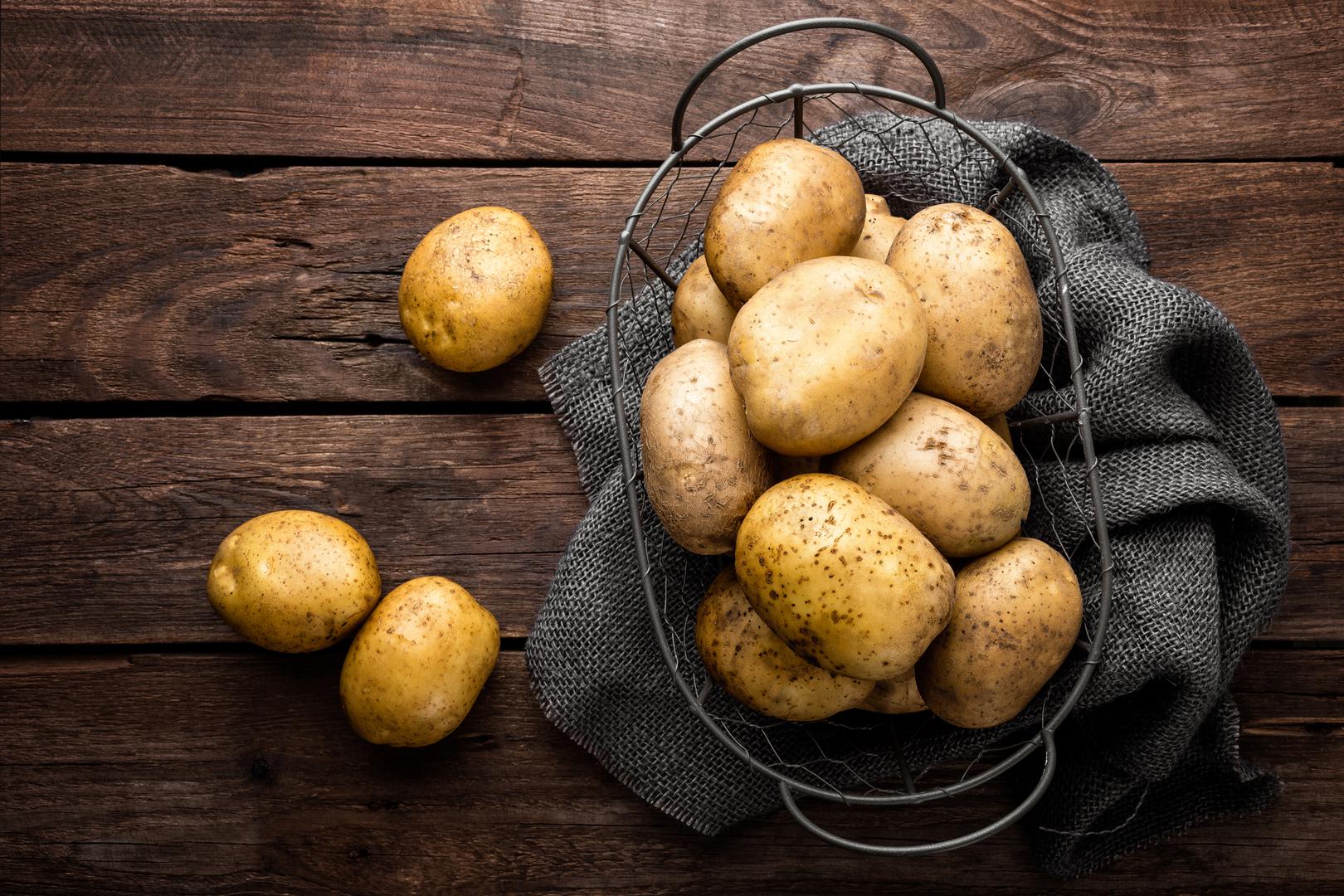 Krumpir – Neke kompanije nude slanje poruka, čestitki i sličnog ispisanih na kori krumpira.