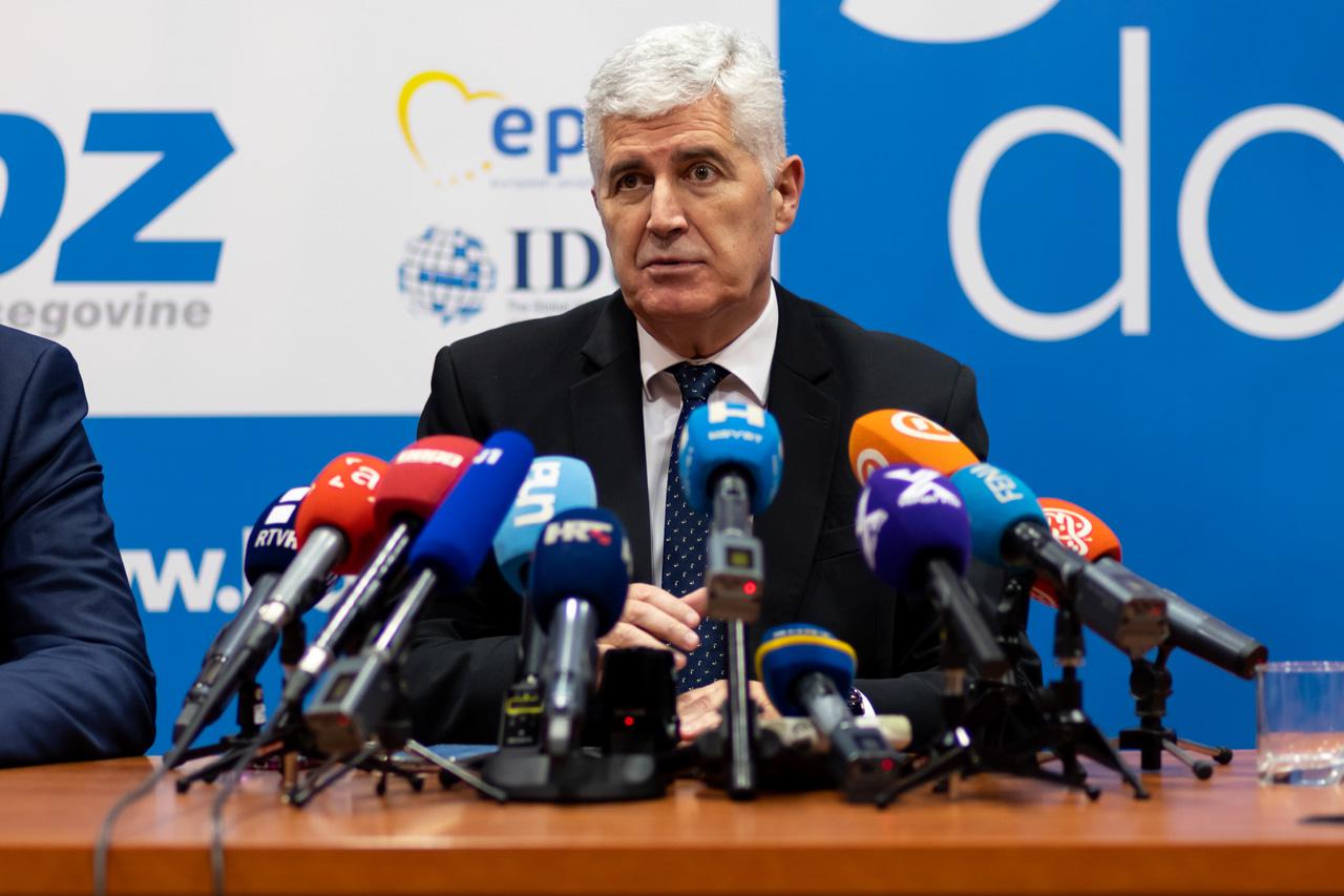 Mostar: Press konferencija nakon sastanka predstavnika političkih stranaka koalicije na razini BiH