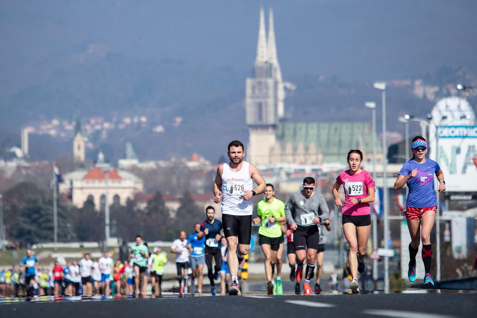 Silvije Tomac (Dinamo Zrinjevac) i Anda Tomaš (Svetice) pobjednici su petog izdanja utrke Holjevka na deset kilometara