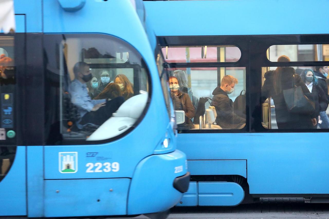 Zagreb: Tramvaji od ranog jutra popunjeni, najteže će biti provesti mjere u javnom prijevozu
