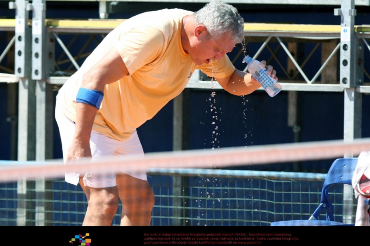 '14.07.2012., Umag - Sportski novinar i komentator Mico Dusanovic na VIP teniskom turniru.  Pjoto: Goran Jakus/PIXSELL'