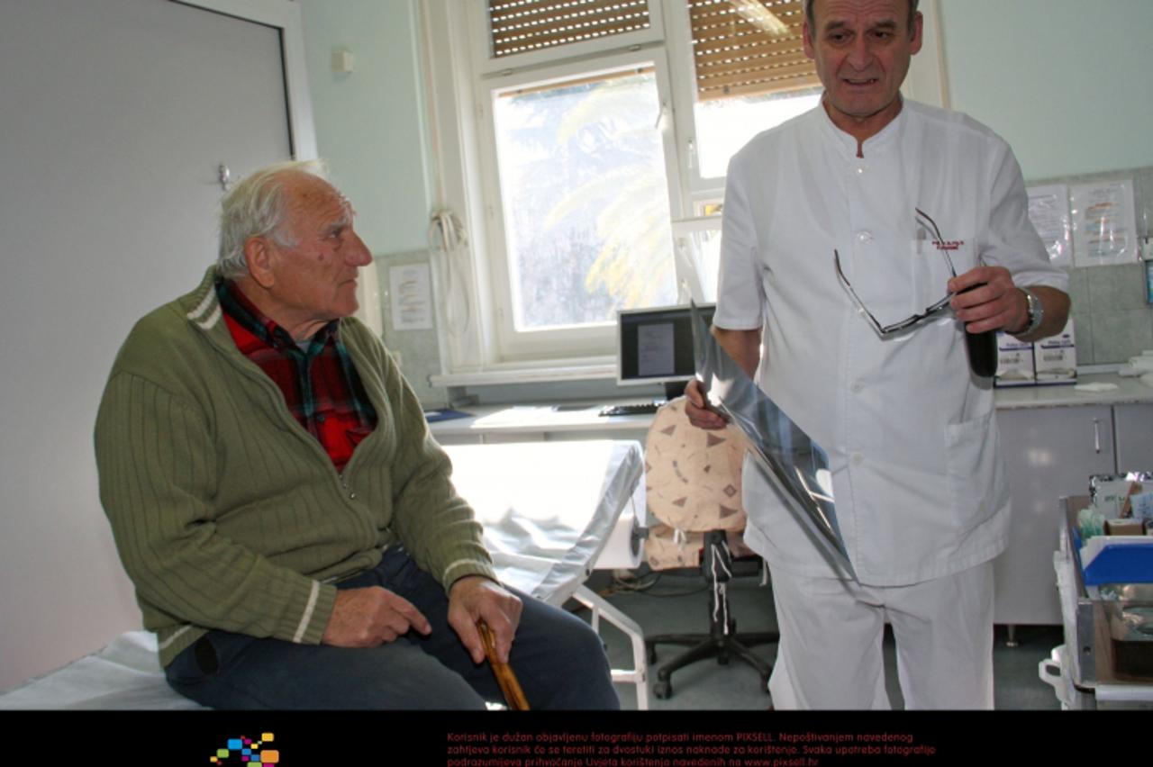 '07.02.2012., Split- Odijel traumatologije splitske bolnice pun je pacijenata koji su zatrazili pomoc zbog ozlijeda zadobivenih padom na ledu. Hitni kiruski odjel obradio je preko 500 slucajeva lomova