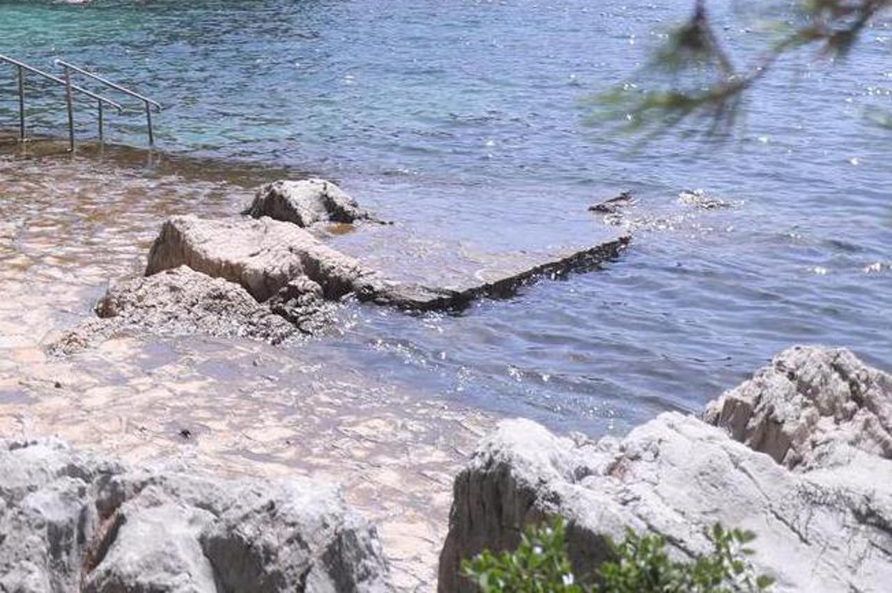 Split: Plaža Bene, upozorio je dogradonačelnik Ivošević, sadrži alarmantnu razinu E. coli